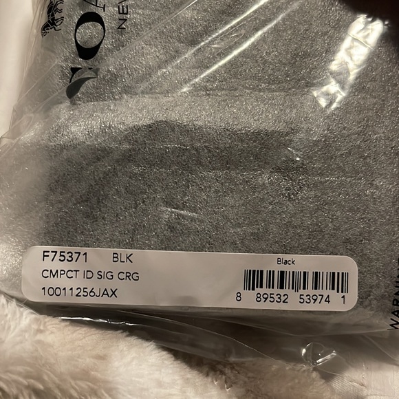 Compact ID Wallet In Signature Leather - Picture 7 of 7